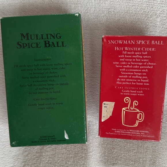 2 Spice Mulling or Loose Tea Steeping Balls Christmas Snowman and Holly - Picture 4 of 5